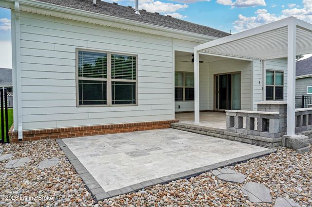 2821 Alder Wood Ln, La Grange, KY 40031