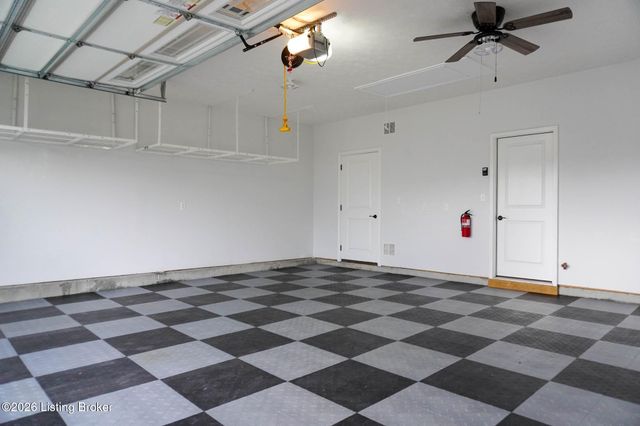 2821 Alder Wood Ln, La Grange, KY 40031