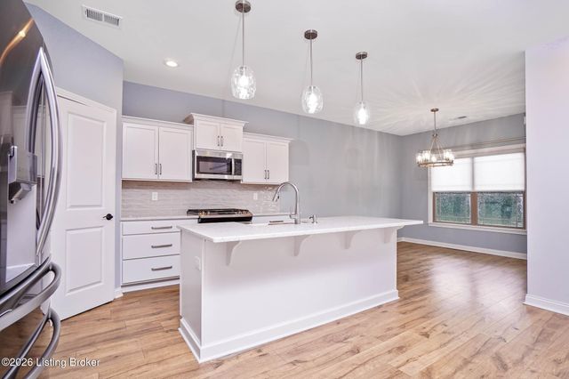 2821 Alder Wood Ln, La Grange, KY 40031