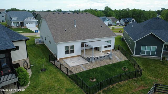 2821 Alder Wood Ln, La Grange, KY 40031