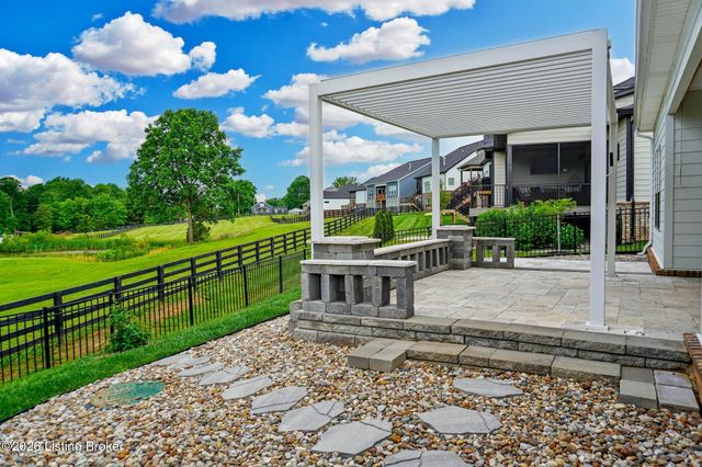 2821 Alder Wood Ln, La Grange, KY 40031