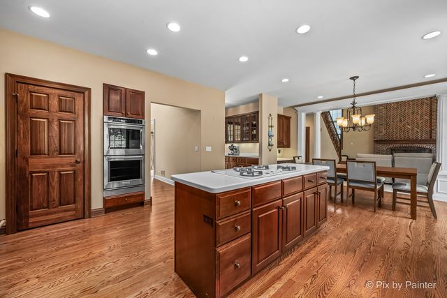 1105 Thoroughbred Circle, St. Charles, IL 60174