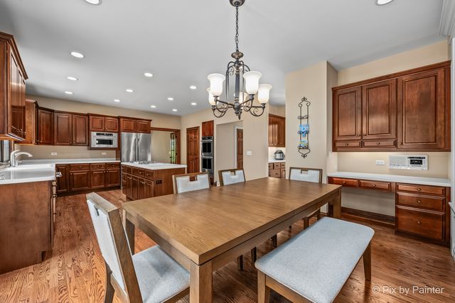 1105 Thoroughbred Circle, St. Charles, IL 60174