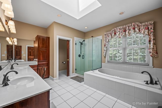 1105 Thoroughbred Circle, St. Charles, IL 60174