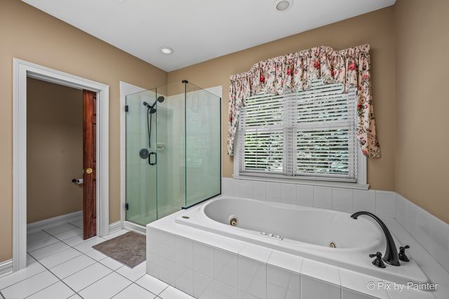 1105 Thoroughbred Circle, St. Charles, IL 60174