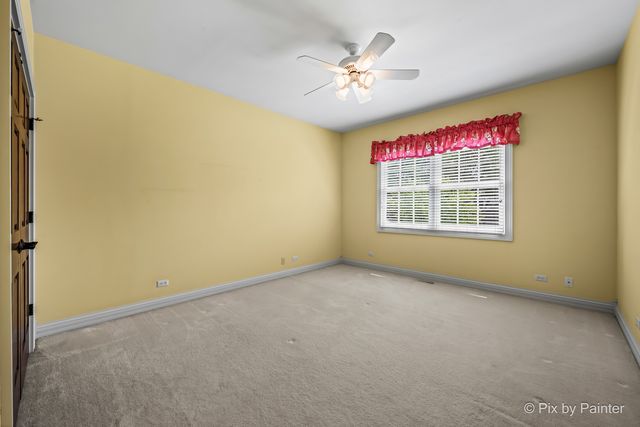 1105 Thoroughbred Circle, St. Charles, IL 60174
