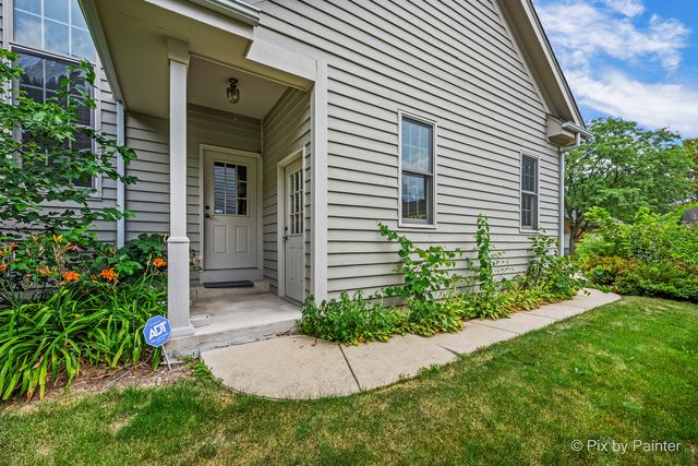 1105 Thoroughbred Circle, St. Charles, IL 60174