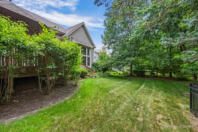 1105 Thoroughbred Circle, St. Charles, IL 60174