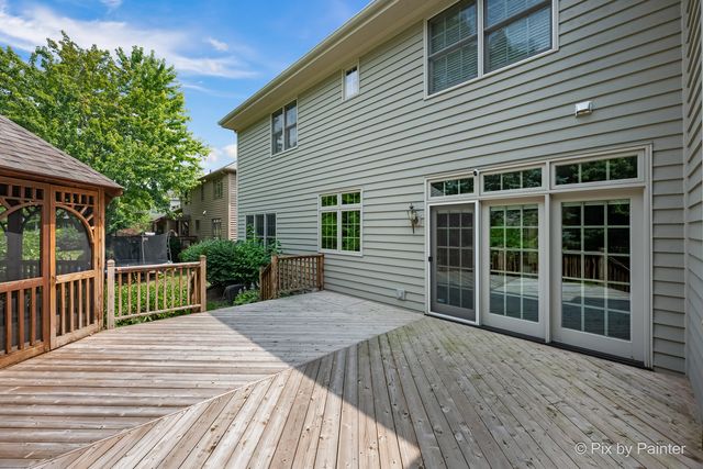 1105 Thoroughbred Circle, St. Charles, IL 60174