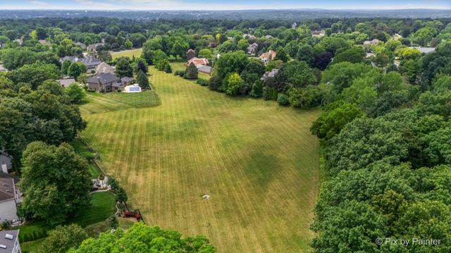 1105 Thoroughbred Circle, St. Charles, IL 60174