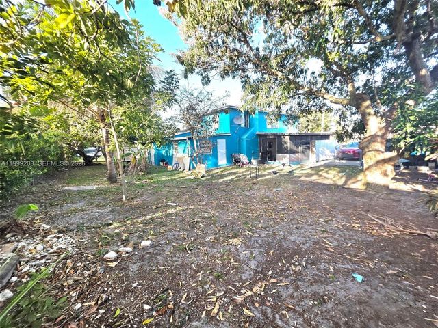 720 SW 7th Ter, Hallandale Beach, FL 33009