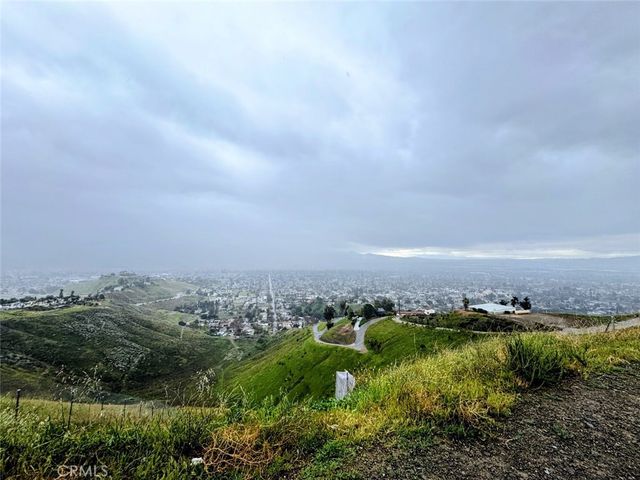 3531 Ridge Line Drive, San Bernardino, CA 92407