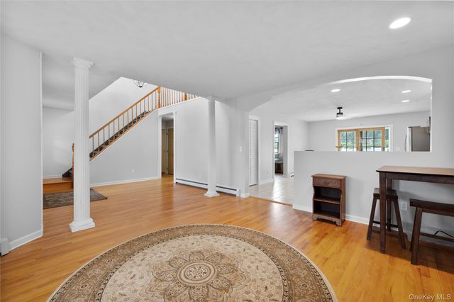 50 Washburn Street, Lake Grove, NY 11755
