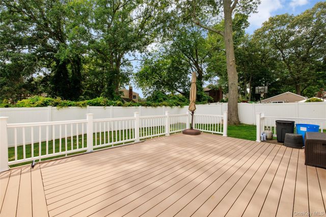 50 Washburn Street, Lake Grove, NY 11755