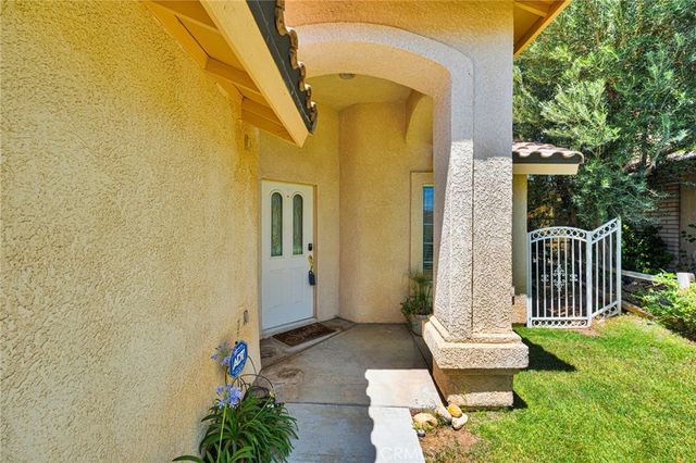 13030 Palos Grande Drive, Victorville, CA 92395