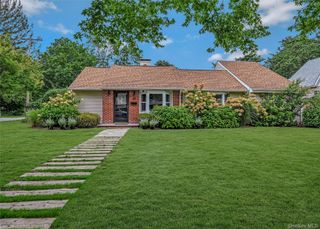 49 Clearview Street, Huntington, NY 11743