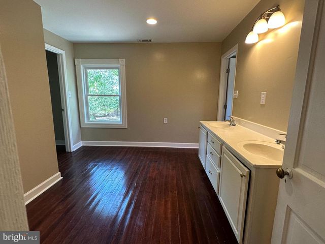 317 CONFIDENCE LN, Middletown, VA 22645