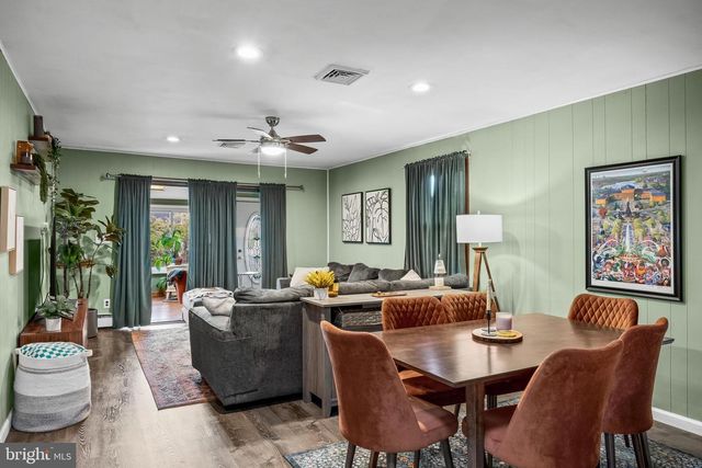 219 W CENTER AVE, Maple Shade, NJ 08052