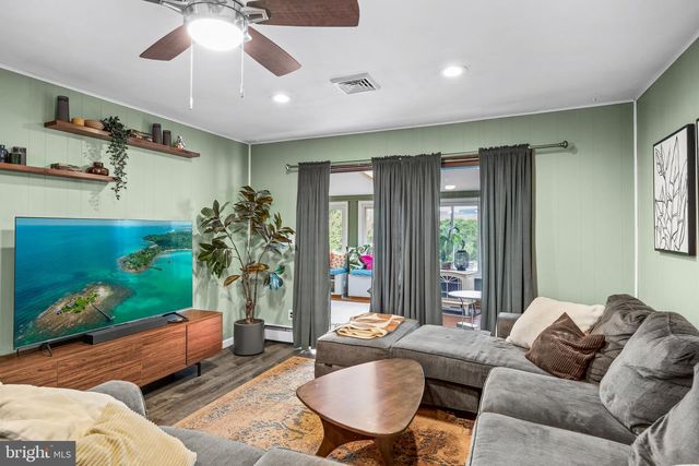 219 W CENTER AVE, Maple Shade, NJ 08052