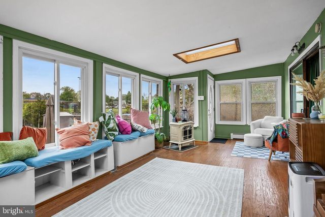 219 W CENTER AVE, Maple Shade, NJ 08052