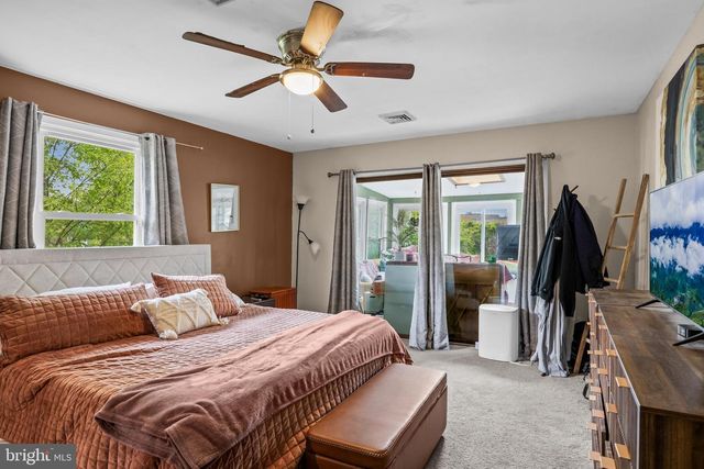 219 W CENTER AVE, Maple Shade, NJ 08052