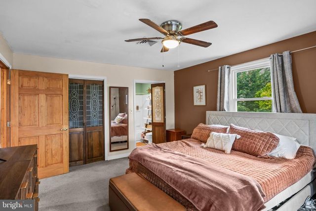 219 W CENTER AVE, Maple Shade, NJ 08052