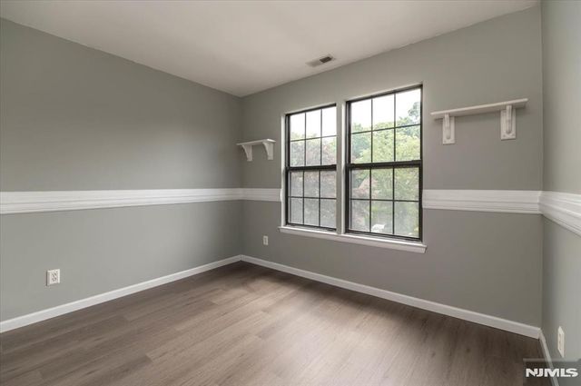 23 Foxboro Lane E, West Milford, NJ 07480