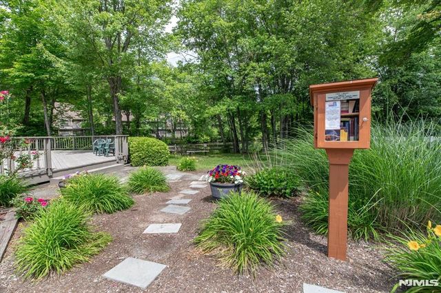 23 Foxboro Lane E, West Milford, NJ 07480