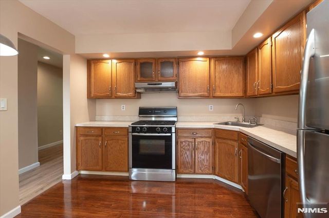 23 Foxboro Lane E, West Milford, NJ 07480