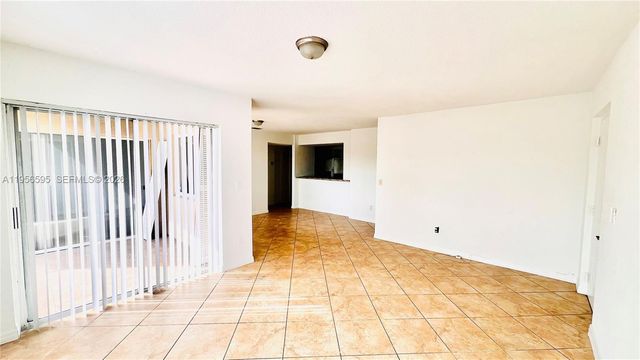 18810 NW 57th Ave 201, Hialeah, FL 33015