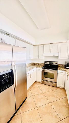 18810 NW 57th Ave 201, Hialeah, FL 33015