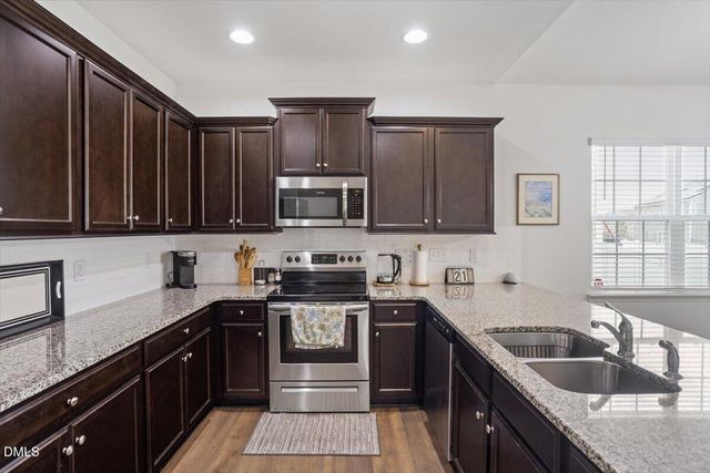 145 S Great White Way, Clayton, NC 27527
