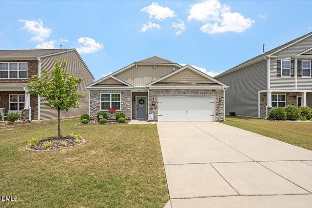 145 S Great White Way, Clayton, NC 27527