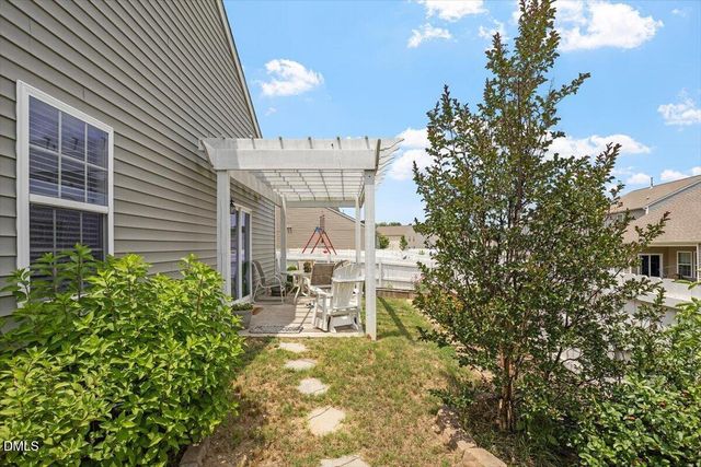 145 S Great White Way, Clayton, NC 27527