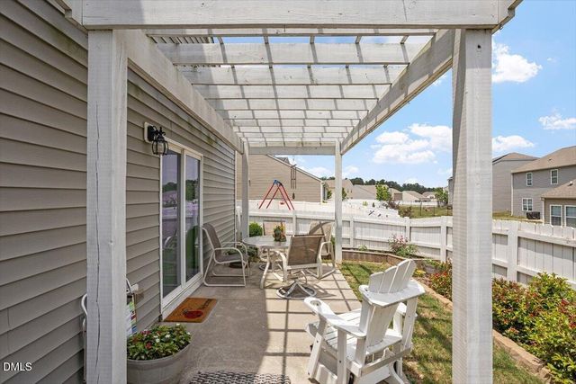 145 S Great White Way, Clayton, NC 27527