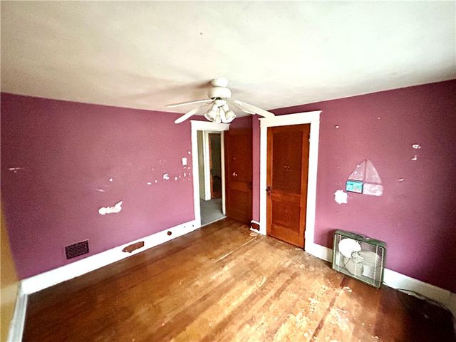 137 S 9th St, Connellsville, PA 15425