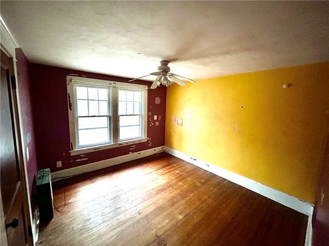 137 S 9th St, Connellsville, PA 15425