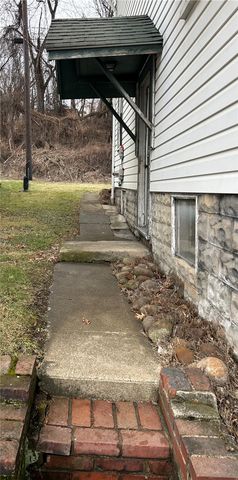 137 S 9th St, Connellsville, PA 15425