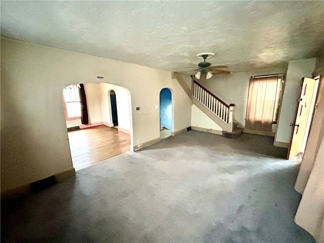 137 S 9th St, Connellsville, PA 15425