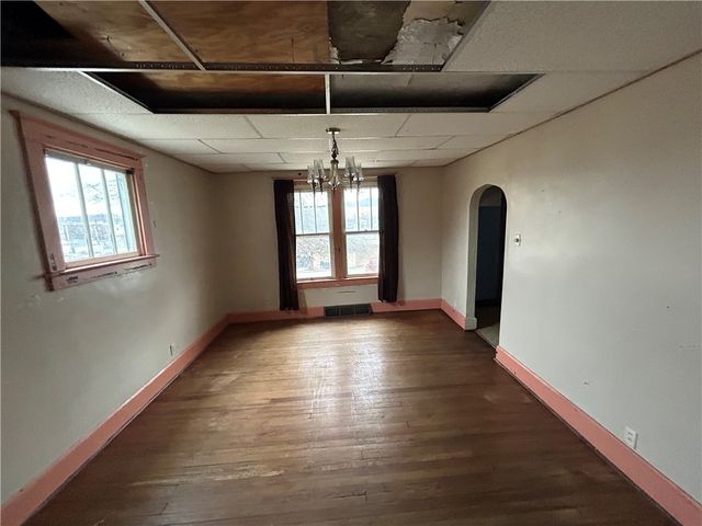 137 S 9th St, Connellsville, PA 15425