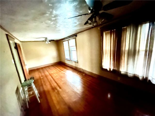 137 S 9th St, Connellsville, PA 15425