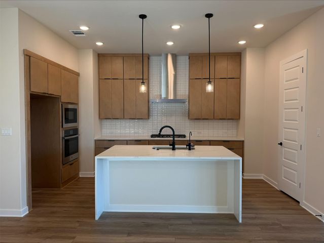 147 Bishop Wood Road, Dripping Springs, TX 78620