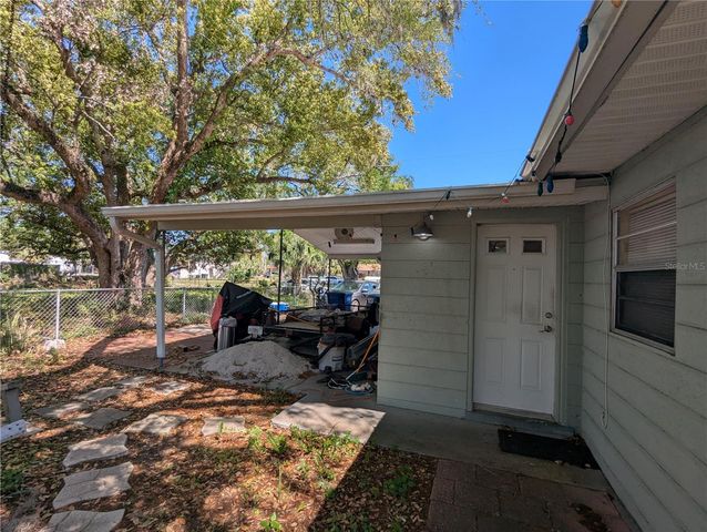 8740 N TANGERINE PLACE, Tampa, FL 33617