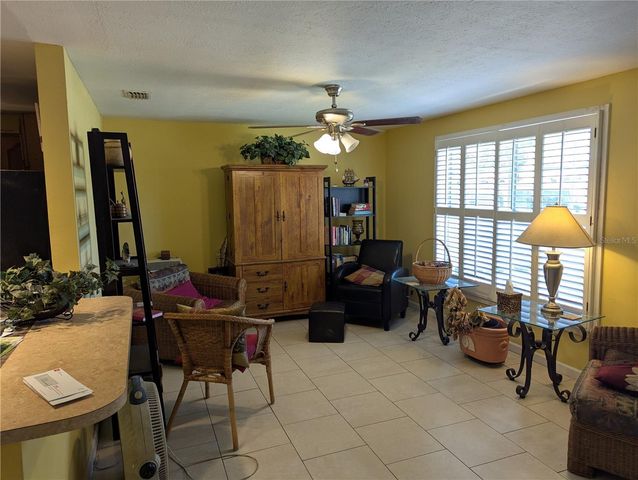 8740 N TANGERINE PLACE, Tampa, FL 33617