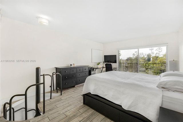 7801 NE 4th Ct 304, Miami, FL 33138