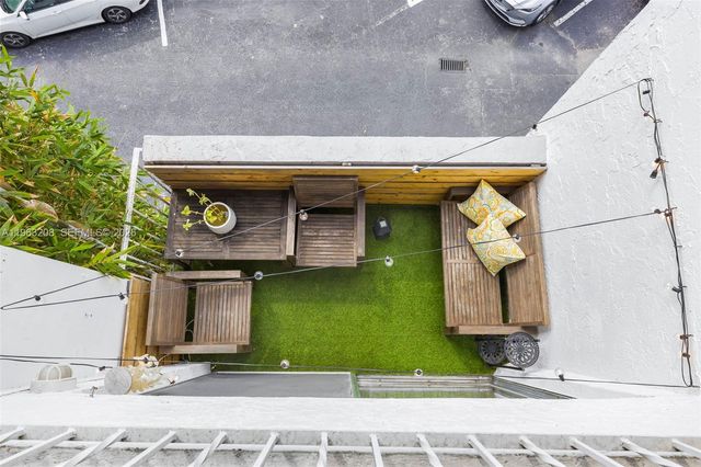 7801 NE 4th Ct 304, Miami, FL 33138