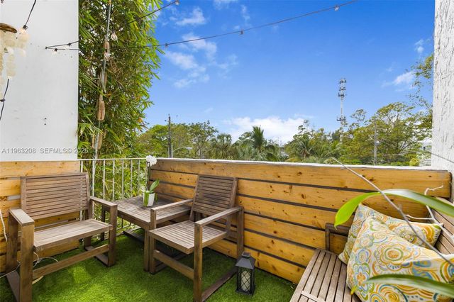 7801 NE 4th Ct 304, Miami, FL 33138