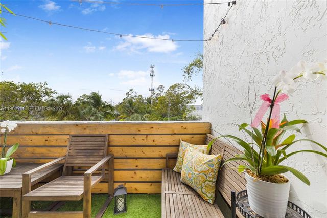 7801 NE 4th Ct 304, Miami, FL 33138