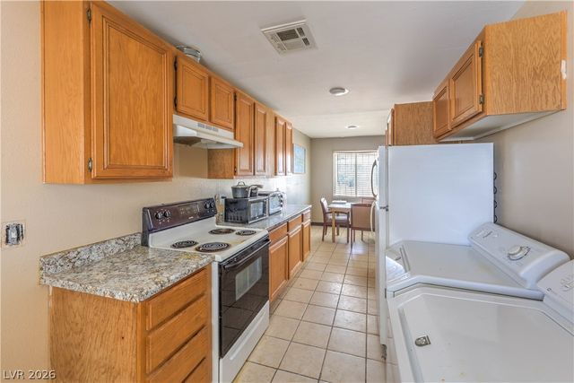 933 Mezpah Street, Las Vegas, NV 89106