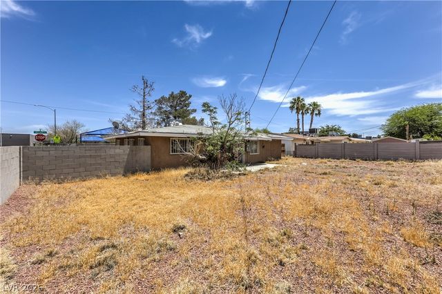 933 Mezpah Street, Las Vegas, NV 89106